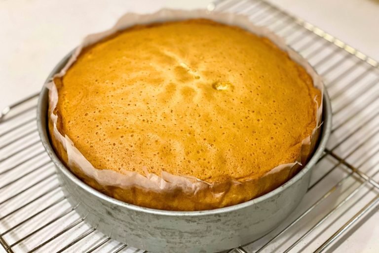 Top 5 Cake Tins for Perfect Home Baking in the UK